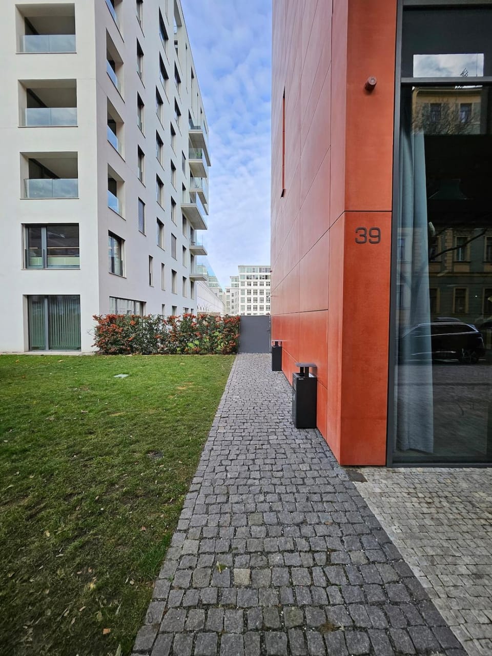 Facade/entrance
