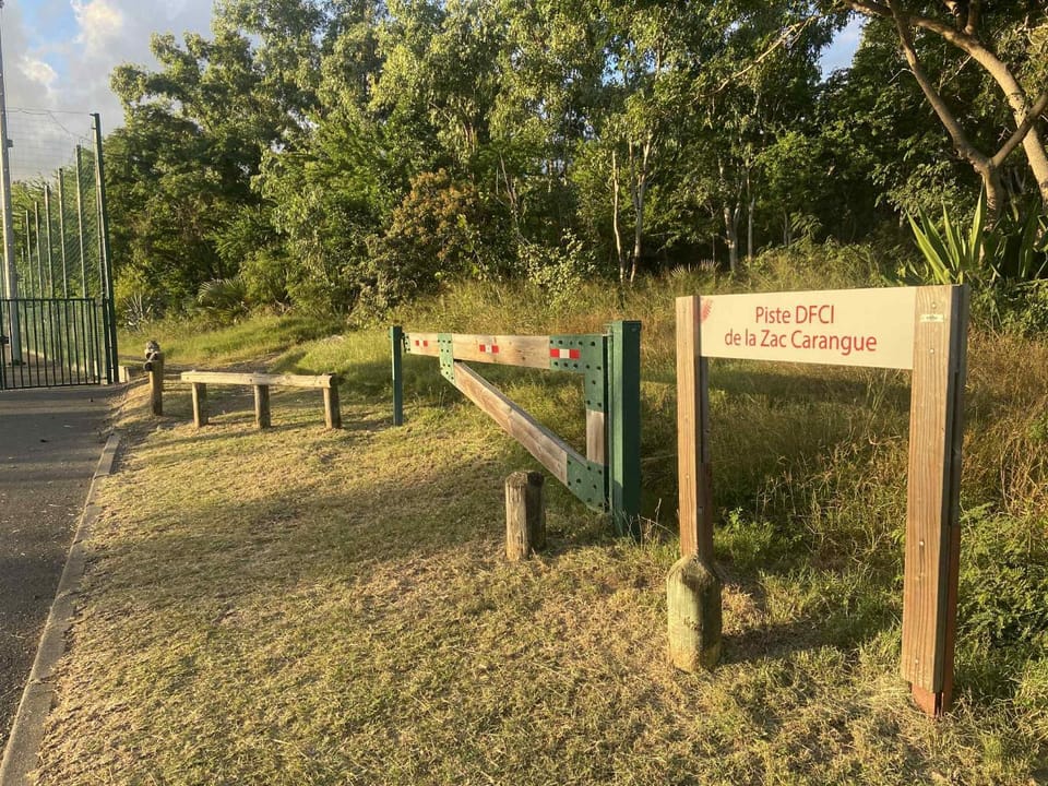 Nearby landmark, Day, Natural landscape