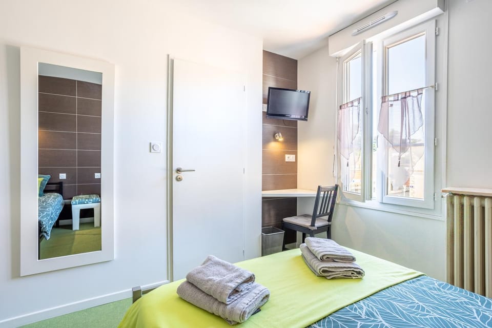 Living room, Bedroom