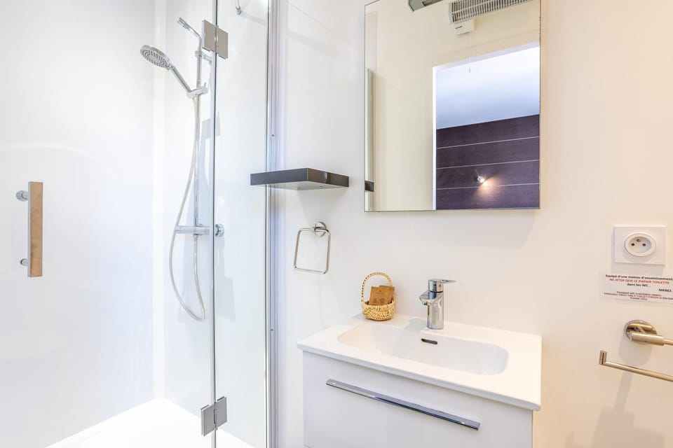 Bathroom, Living room