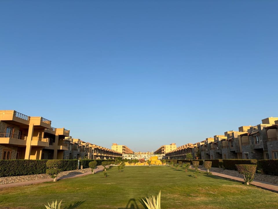 Property building, Day, Neighbourhood, Natural landscape