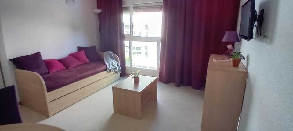 Communal lounge/ TV room, Bed