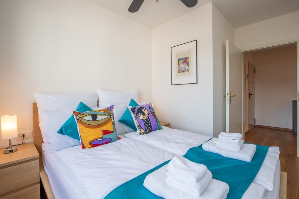 Special CUATRO PICASSO Apartment Basel, Bahnhof Grossbasel 10-STAR Apartment in Basel
