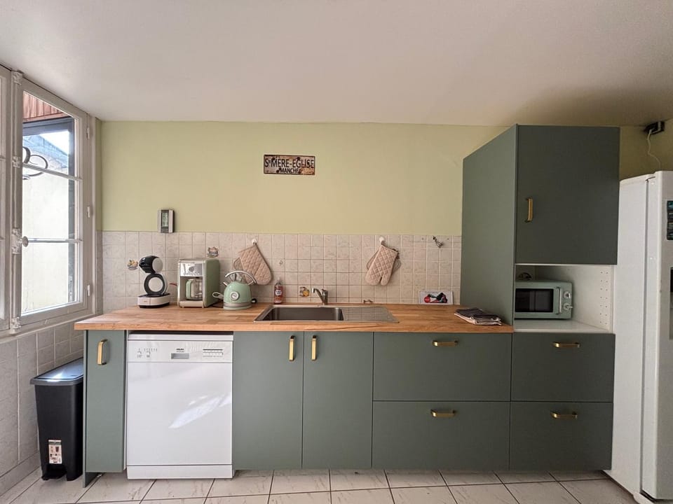 Coffee/tea facilities, Kitchen or kitchenette, dishwasher, oven, pet friendly, toaster