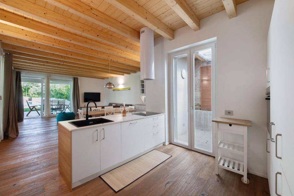 Property building, Kitchen or kitchenette, Living room