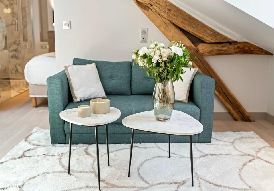 Living room, Seating area