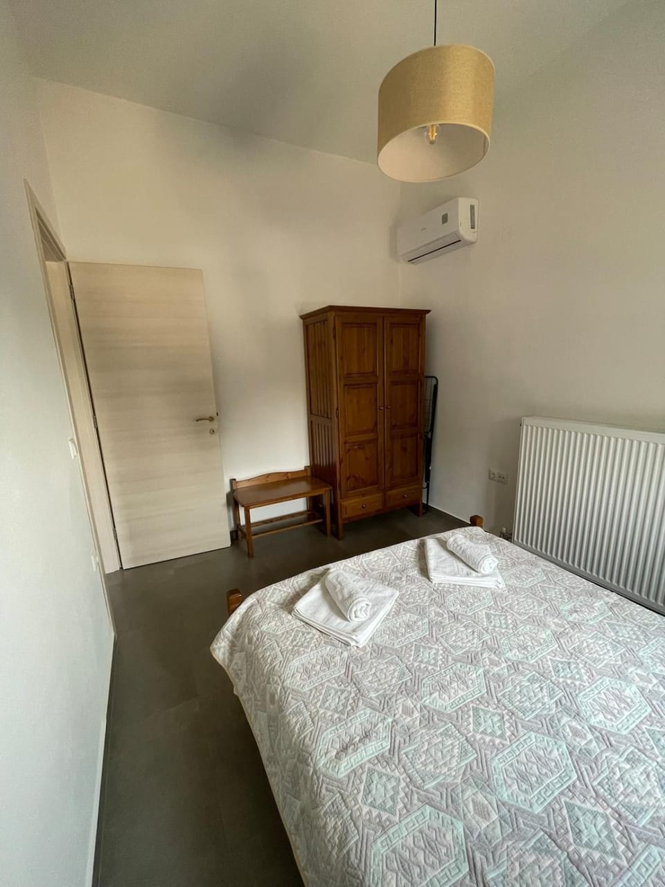 Bed, Photo of the whole room, Bedroom, wardrobe