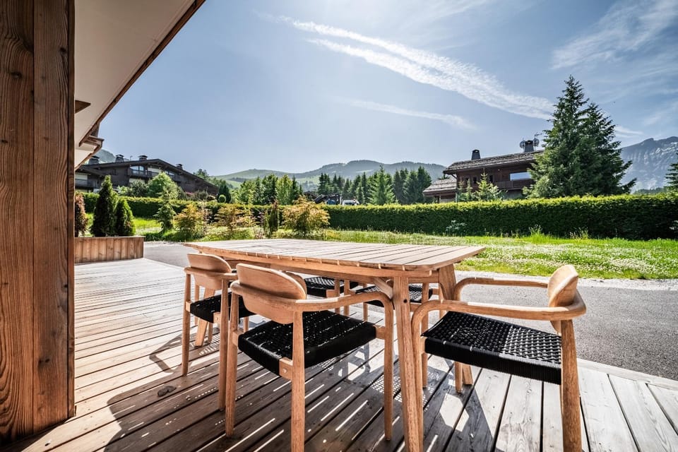 Patio, Natural landscape, Garden, Dining area