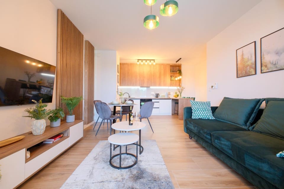 TV and multimedia, Kitchen or kitchenette, Living room, Seating area, Dining area