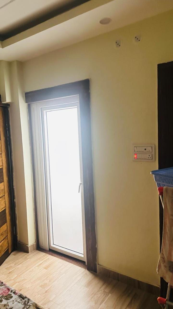 Sri Shyamalaya Premium Homestay 400m to RJB Apartment in Uttar Pradesh