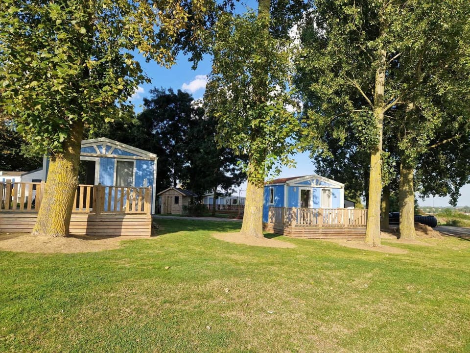 Camping Le Romantic Campground/ 
RV Resort in Hauts-de-France