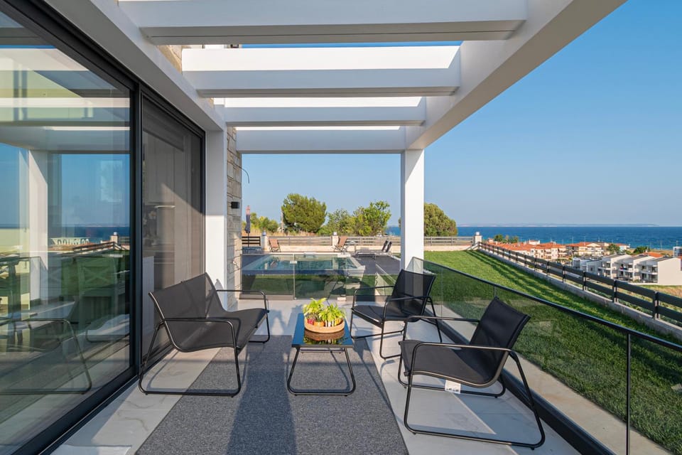 Natural landscape, Balcony/Terrace, Seating area, Evening entertainment, Sea view