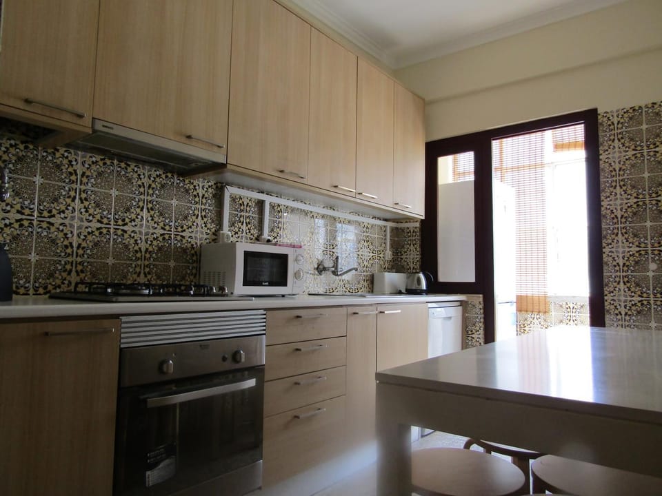 Kitchen or kitchenette, Dining area, dishwasher, minibar, pet friendly, stove, toaster