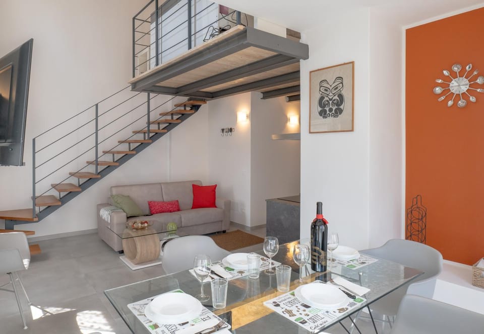 Living room, Dining area