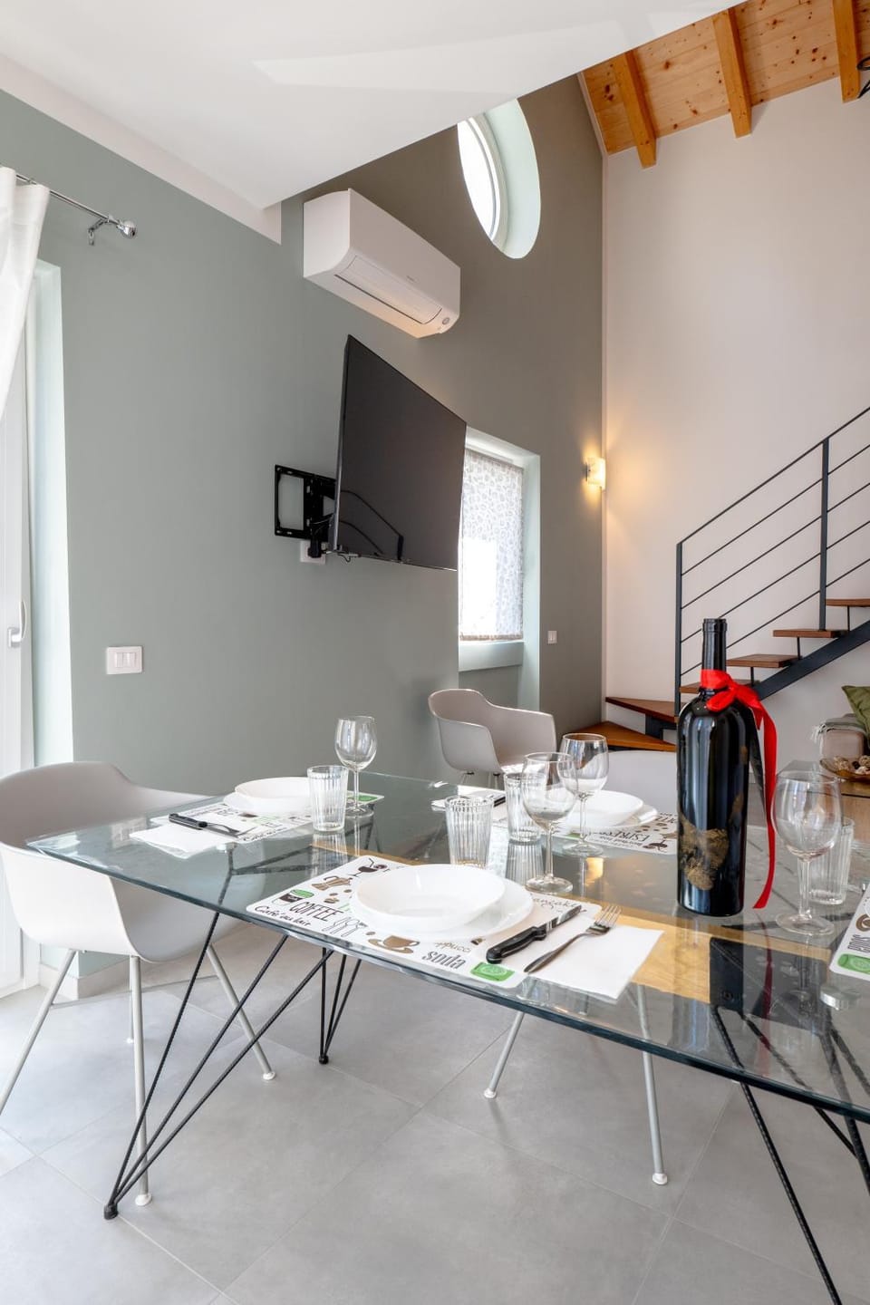 Living room, Dining area