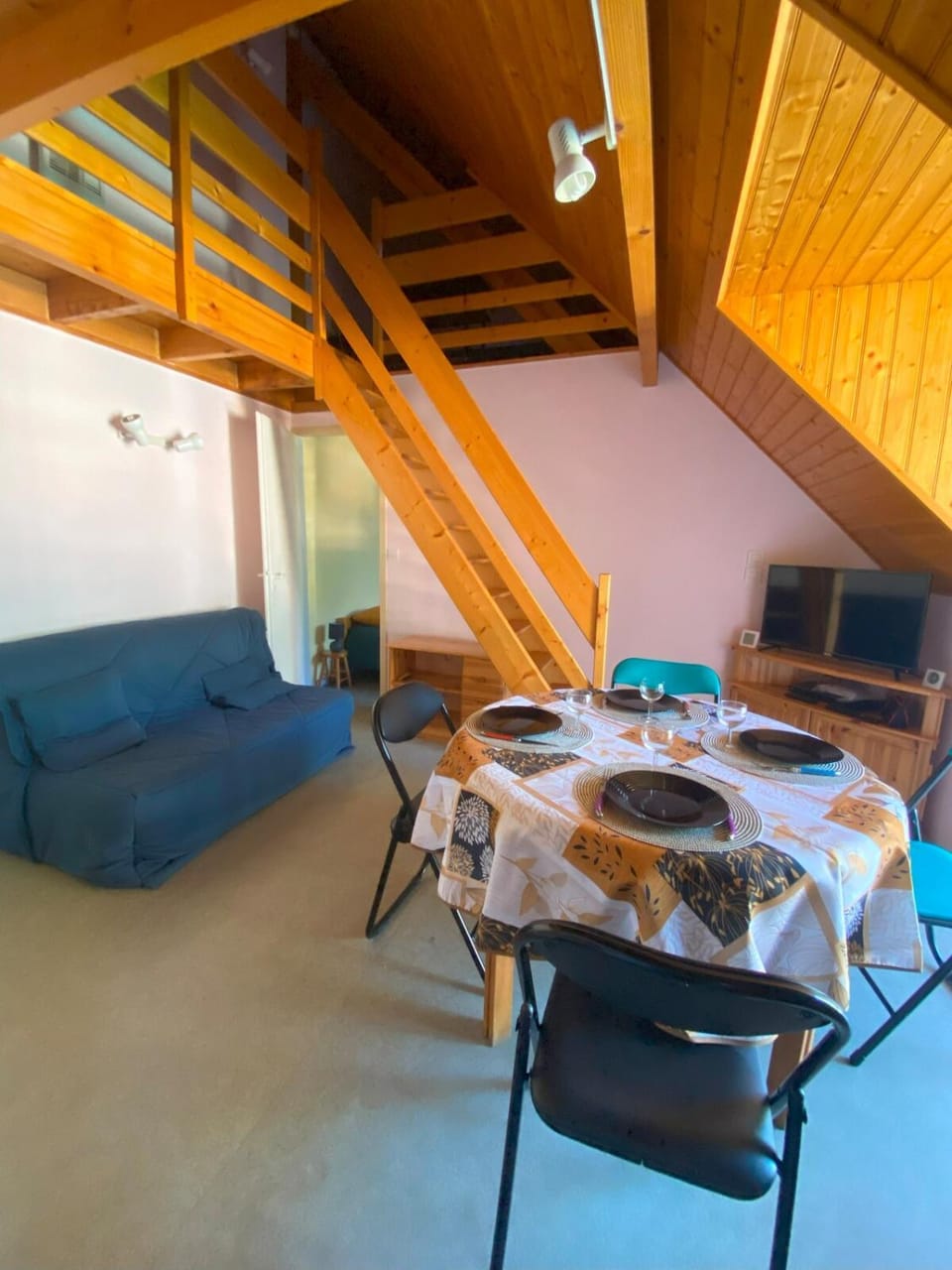 Communal lounge/ TV room, Living room, Dining area