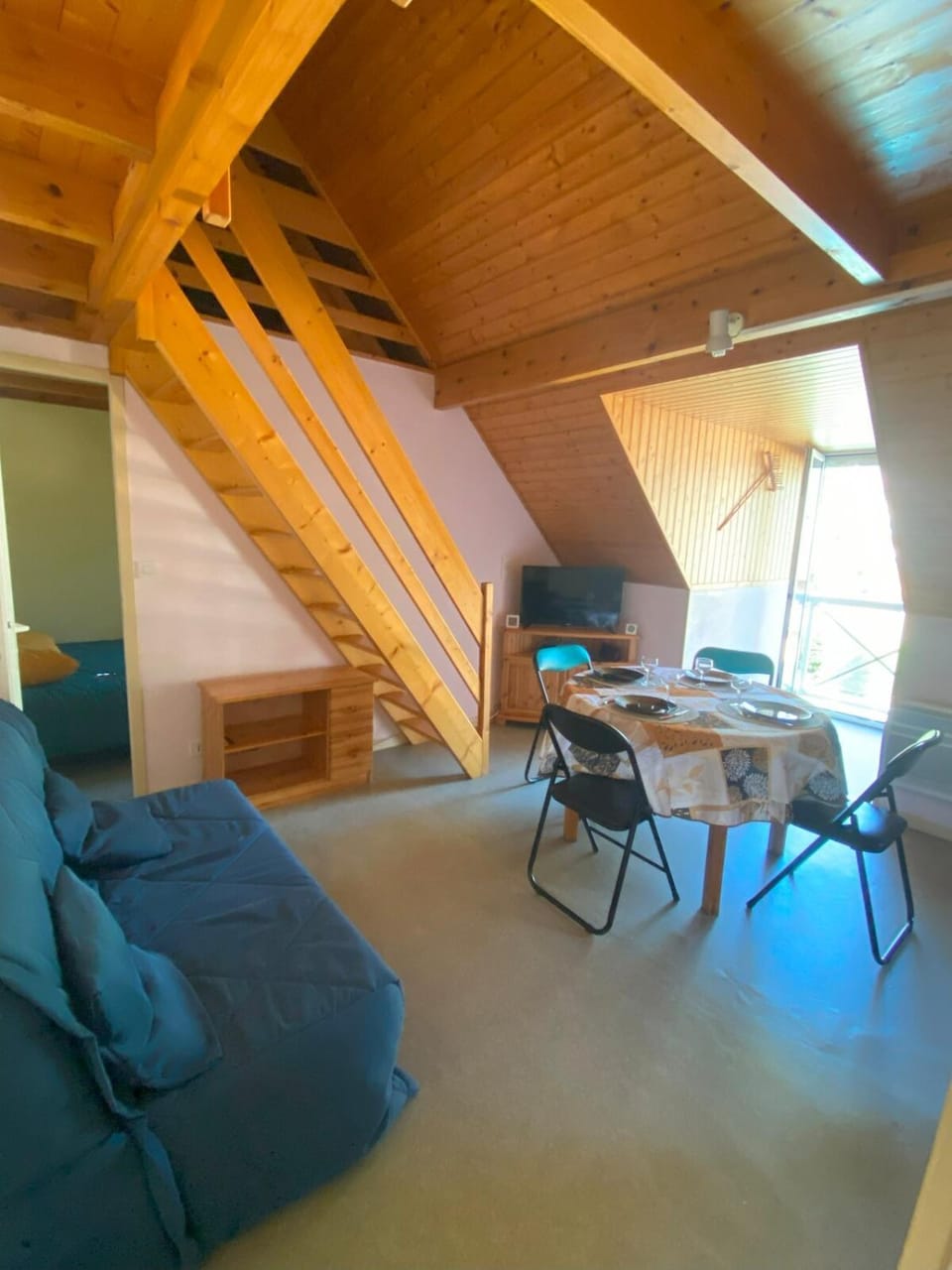 TV and multimedia, Living room, Dining area