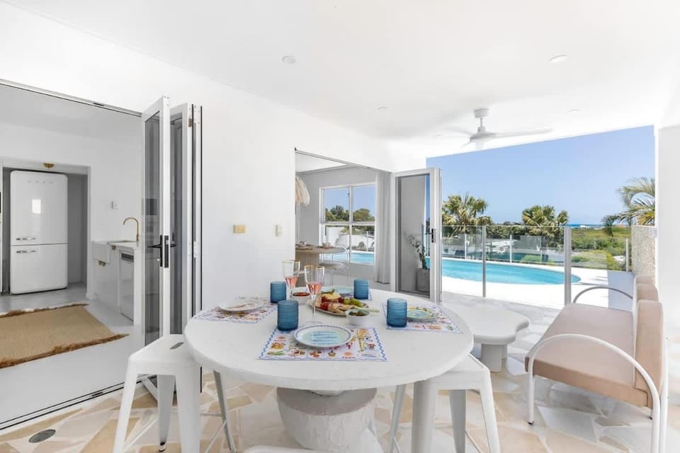 WhitsunStays - The Cyclades House in Mackay