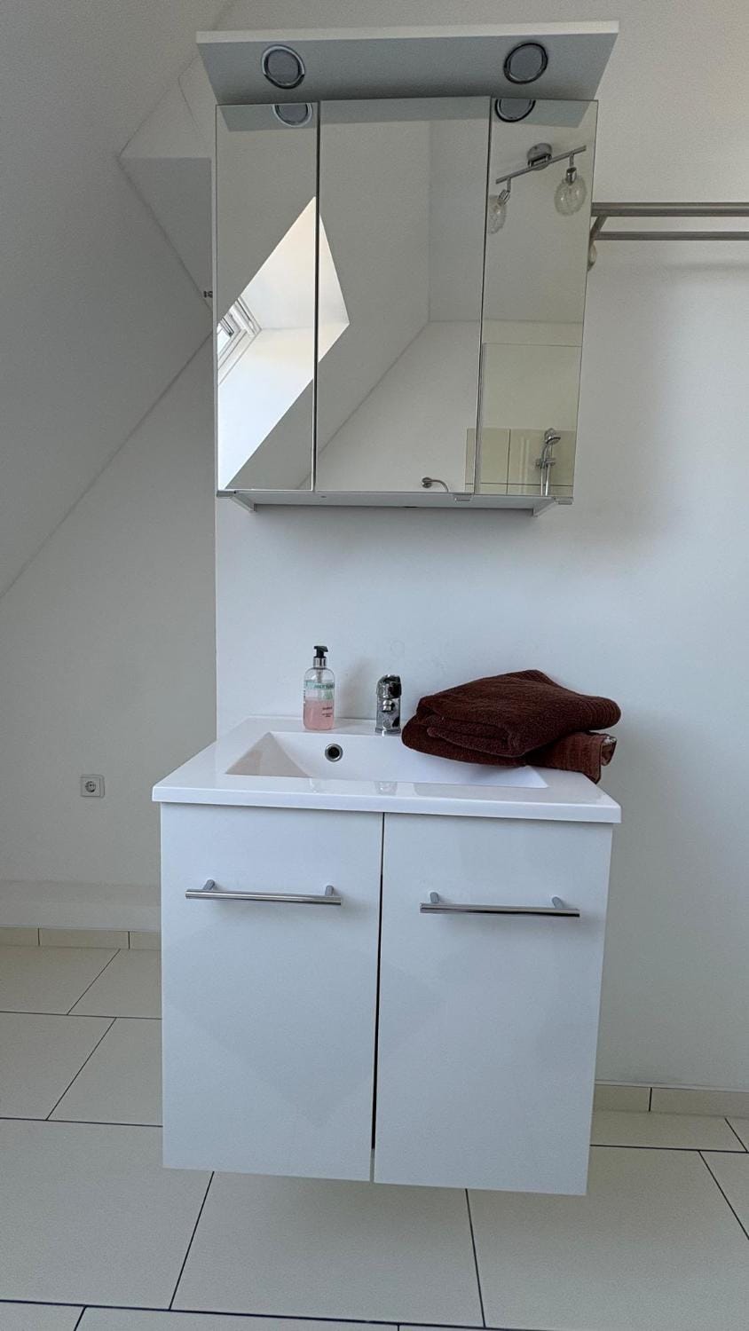 Bathroom, towels