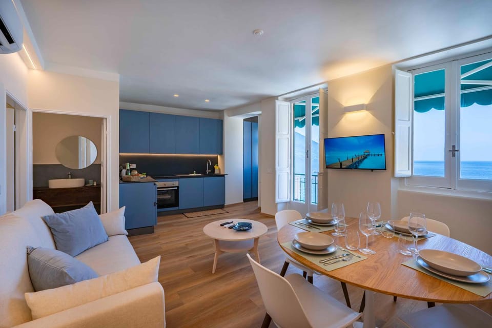 Kitchen or kitchenette, Living room, Dining area, air conditioner