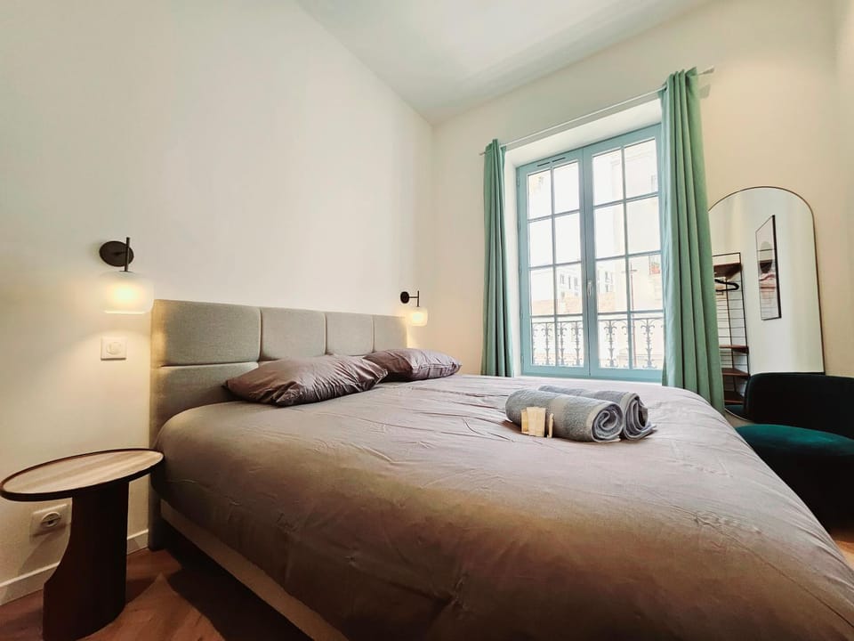 Bed, Bedroom