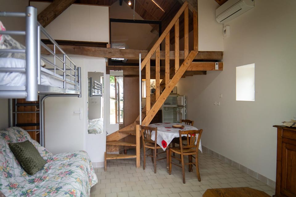 Cabane à Mémé House in Nouvelle-Aquitaine