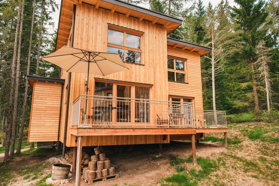 Property building, Patio, Facade/entrance, Day, Natural landscape, View (from property/room), Balcony/Terrace, Other, Garden view, Area and facilities, Family