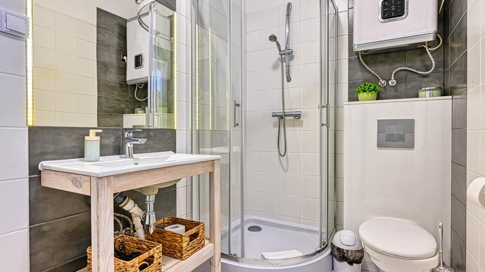 Shower, Bathroom