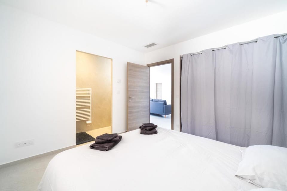 Villa équipée piscine 12 pers Beaucaire proche Nîmes Arles Camargue House in Provence-Alpes-Côte d'Azur