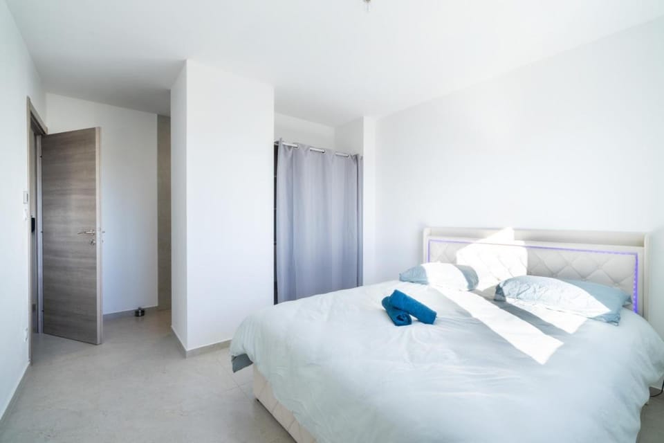 Villa équipée piscine 12 pers Beaucaire proche Nîmes Arles Camargue House in Provence-Alpes-Côte d'Azur