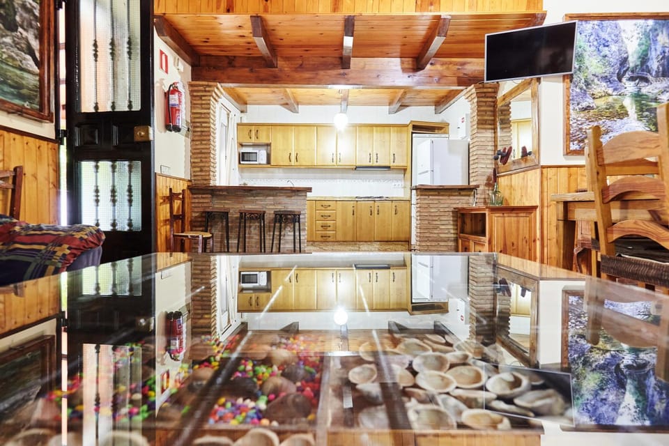 Property building, Kitchen or kitchenette, Living room