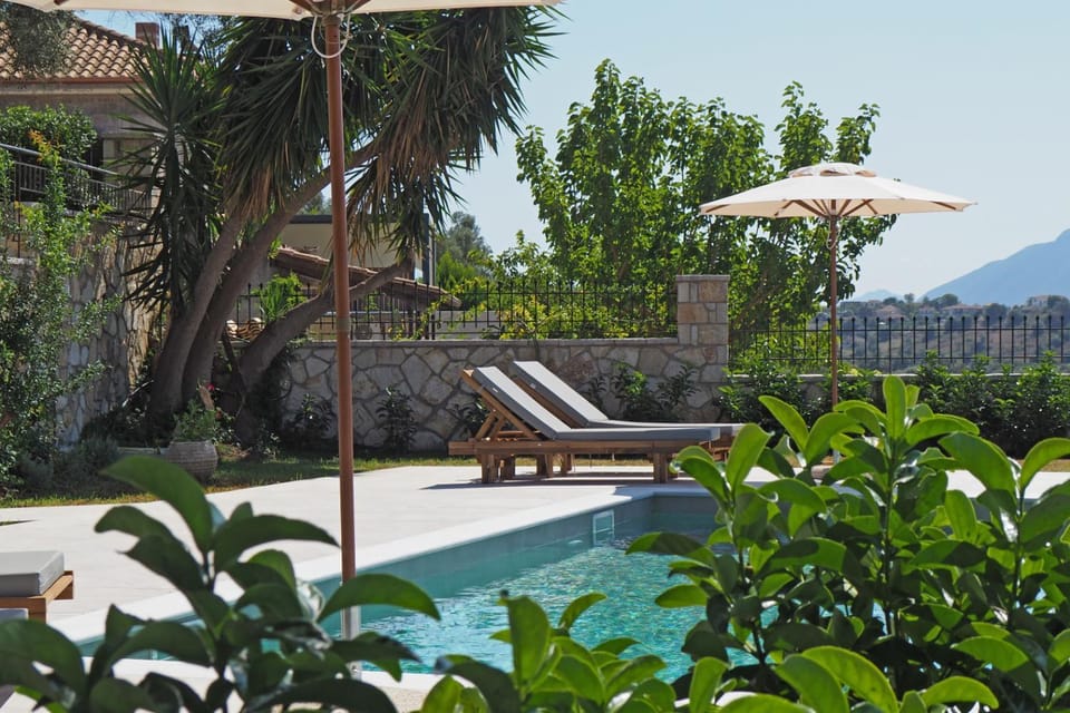 Swimming pool, sunbed