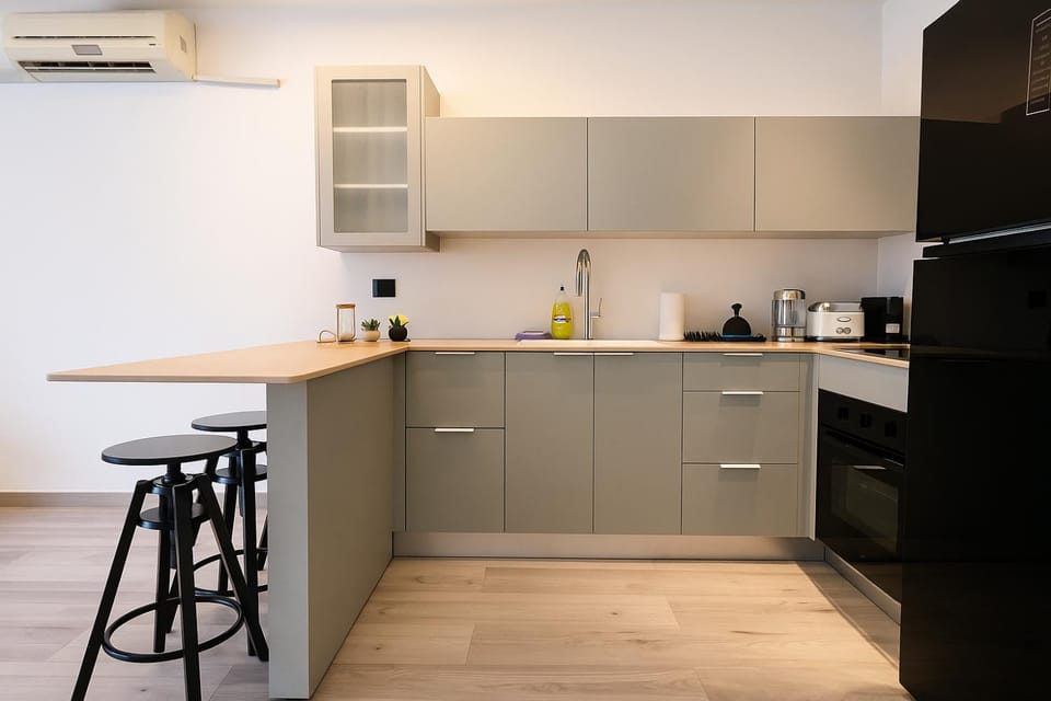 Brand New 1BR Rothschild Apt with Balcony Apartment in Tel Aviv-Yafo