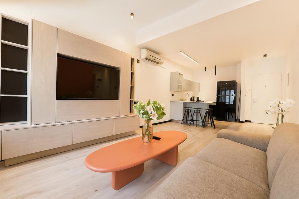 Brand New 1BR Rothschild Apt with Balcony Apartment in Tel Aviv-Yafo