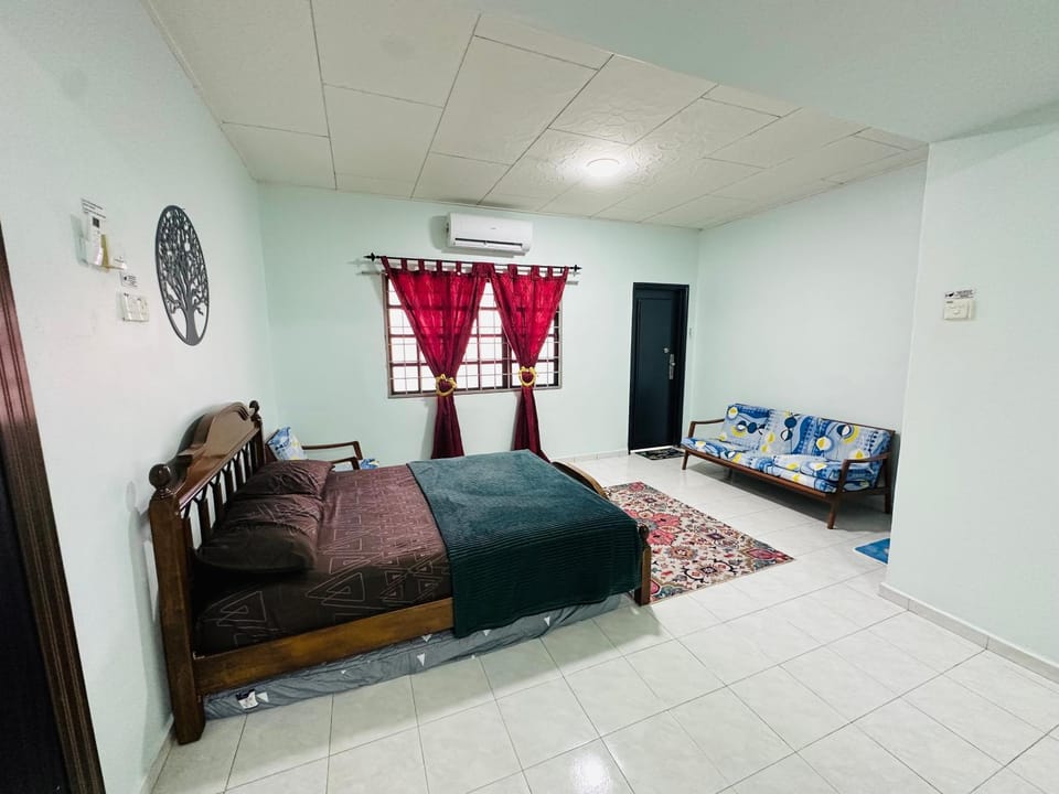Bayan 10 Homestay, Ayer Keroh Guest House - 4bedrooms, 15minutes to town House in Malacca