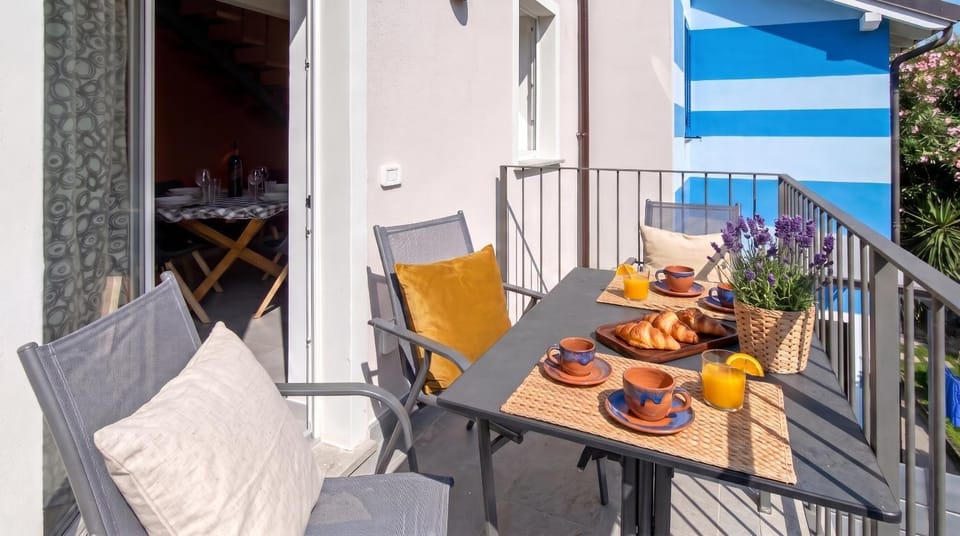 Property building, Balcony/Terrace