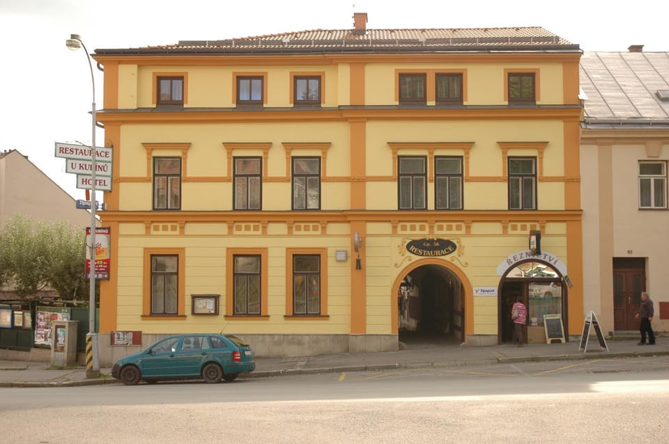 Restaurant/places to eat, Area and facilities
