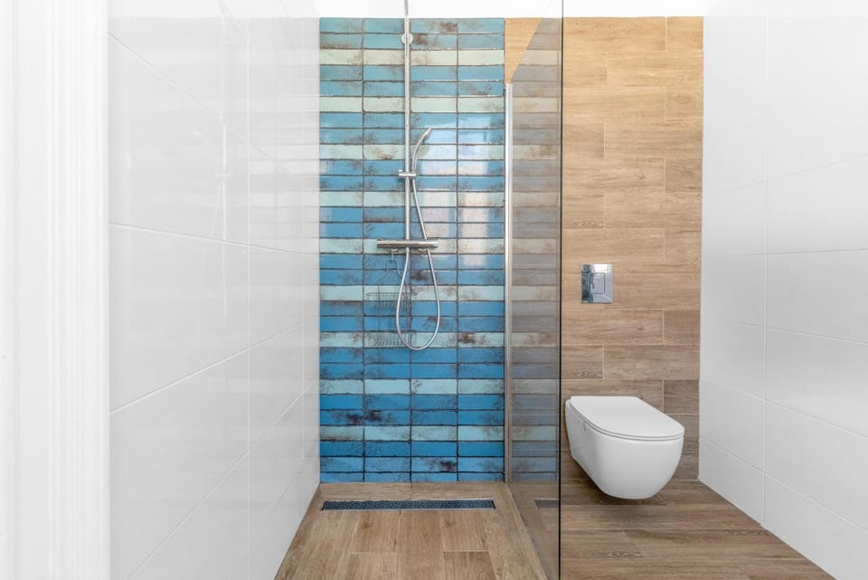 Shower, Toilet, Bathroom