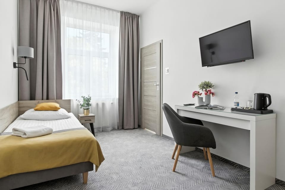 Bed, TV and multimedia