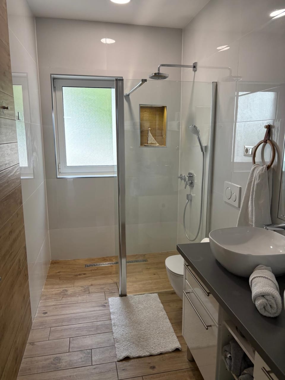 Shower, Bathroom, towels