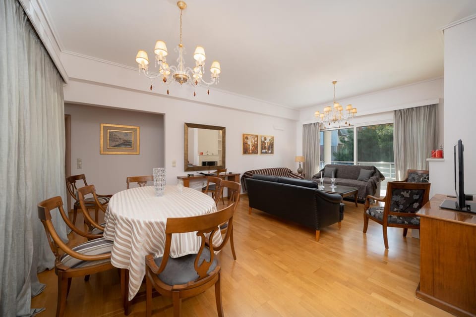 Living room, Seating area, Dining area