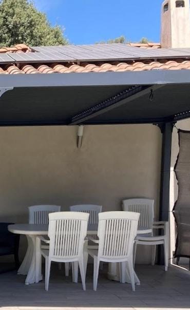 Chambre d'hôte, SdB & accès privé, piscine, jardin Vacation rental in Gémenos