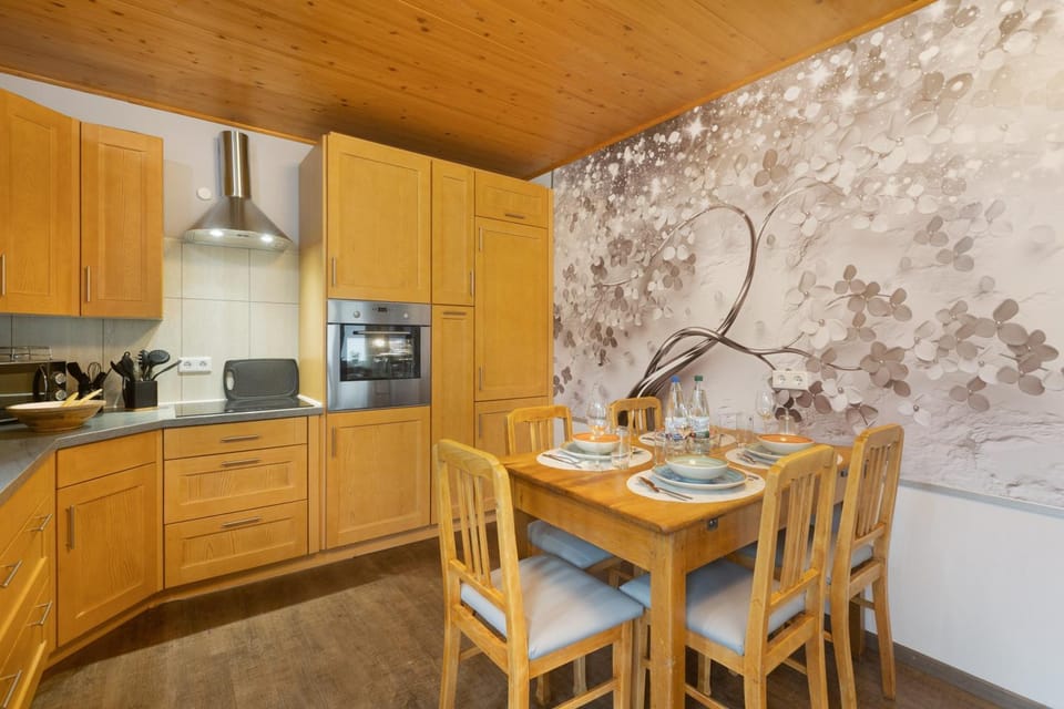 Property building, Kitchen or kitchenette, Living room