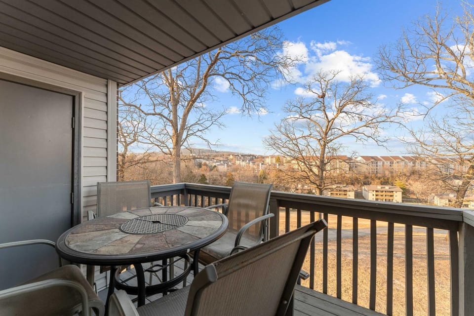 Golf Course Escape - Resort Amenities House in Branson