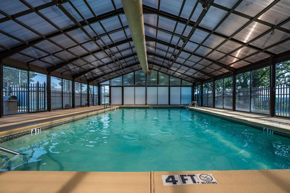 Royale Casa - Couples Retreat House in Branson