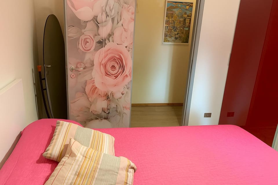 Bed, Photo of the whole room, Bedroom, wardrobe