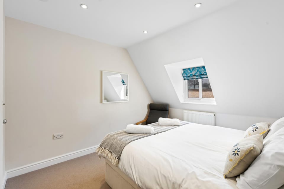 Hosted by StaySejour - 7Beds - Town House - Free Parking - outside space House in Brighton