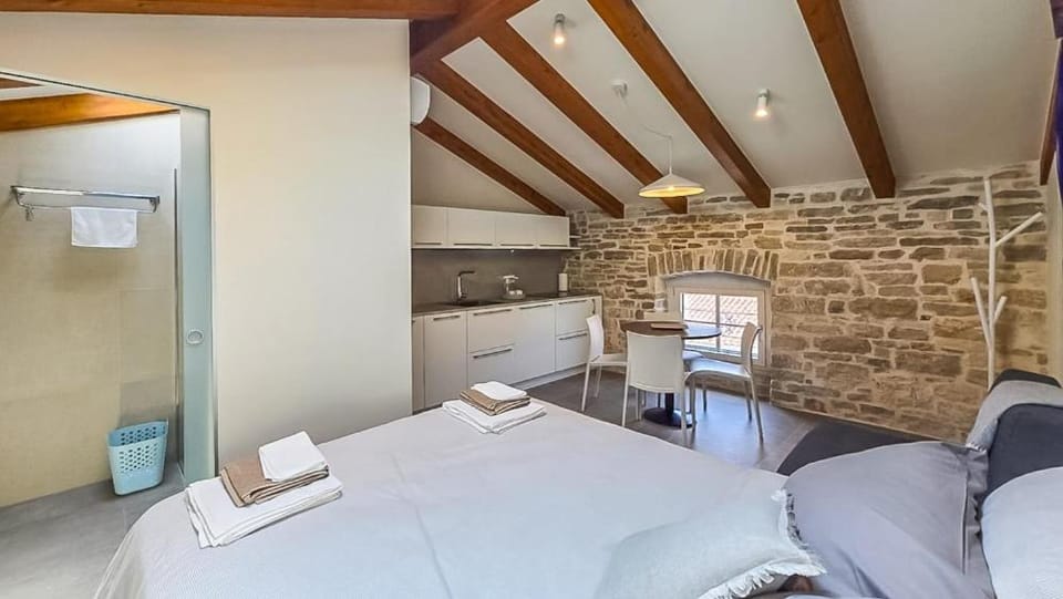 Bed, Kitchen or kitchenette, Bedroom, towels