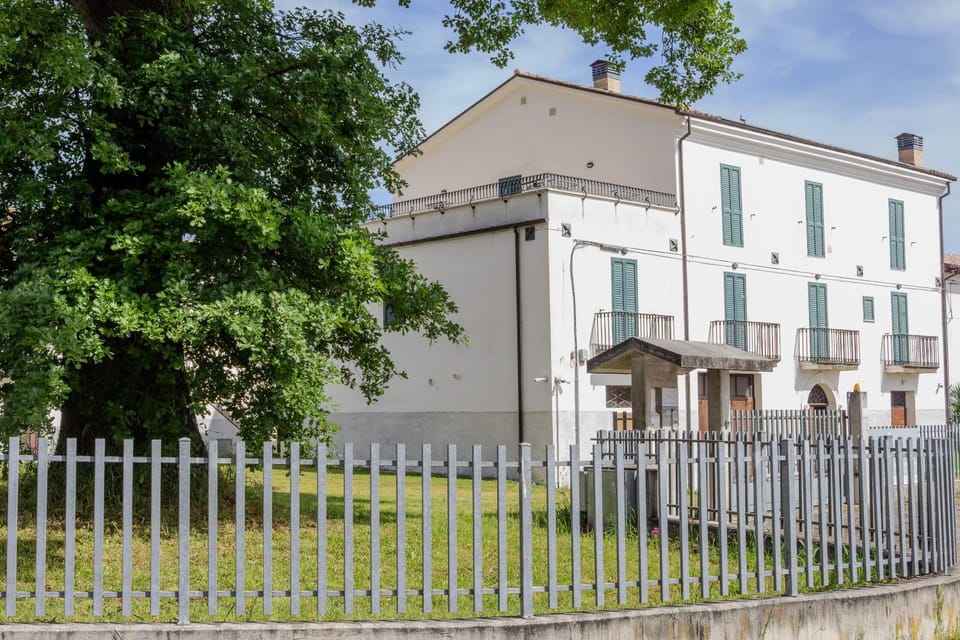 Property building, Day, Landmark view