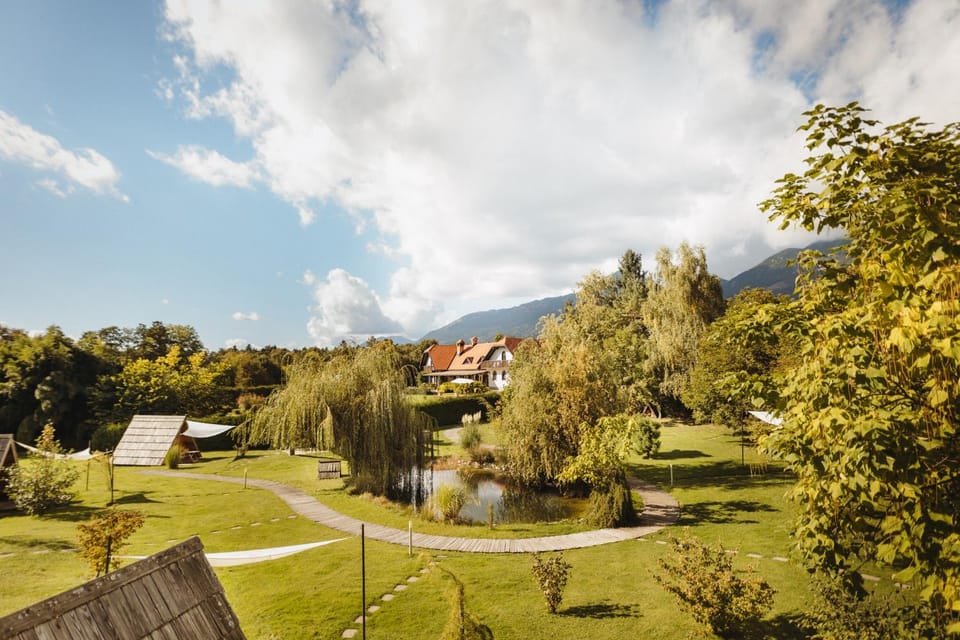 Property building, Natural landscape, Garden, Garden view, Mountain view